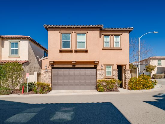 40505 Calla Lilly St